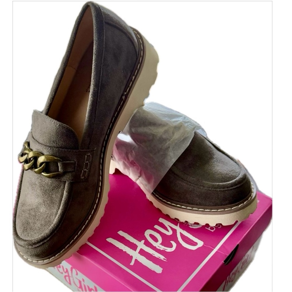 Corky's Literally Light Grey Faux Suede Chain Loafers size 7